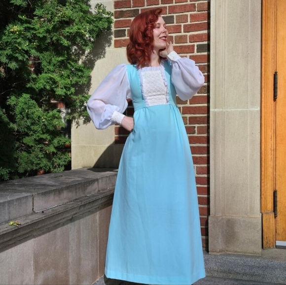 Vintage 1970 Teen Trend White Chiffon + Aqua textured polyester Maxi Dress - Picture 3 of 4